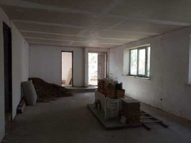 половина будинку в центрі м. Хмільника, можливо під комерцію