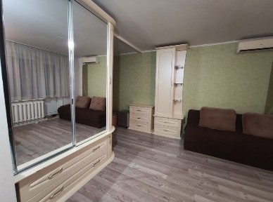 Здається 1к. кв. на Червоній горі