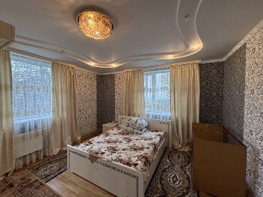 Будинок з гарним ремонтом та меблями в м. Калуш vv