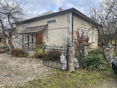 Продаж будинку в передмісті Коломиї с. Нижній Вербіж біля Карпат