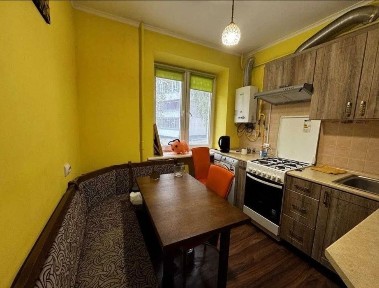 Продаж квартири біля Спартаку