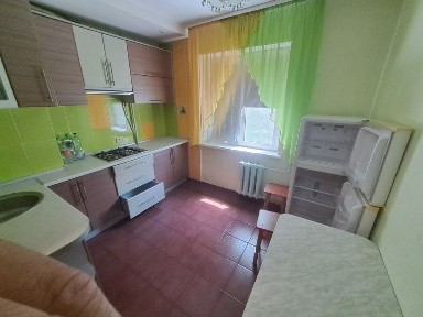 Оренда 1 кімнатна 4/9 площ 36 м2 кух 9 в центрі вул Котляревського 4.