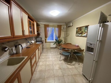 Київ, Дарницький, проспект Миколи Бажана 36