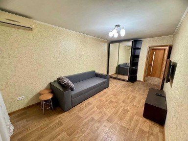 ЧУДОВА ПРОПОЗИЦІЯ продаж 2-кімнатна затишна квартира на РЕВУЦЬКОГО