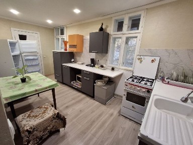 Здається 2 км кв Р-н Центр зуп.