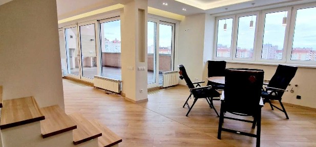 Продажа 4-комнатной квартиры 187 м², Днепровская наб.