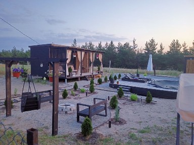 Продам дачный домик с бассейном