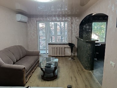 Квартира на 44м, район 16ягор. больница.