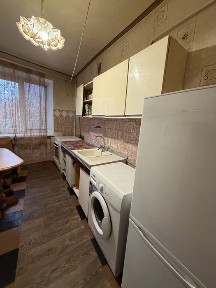 Продается 3-х комнатная квартира в центре