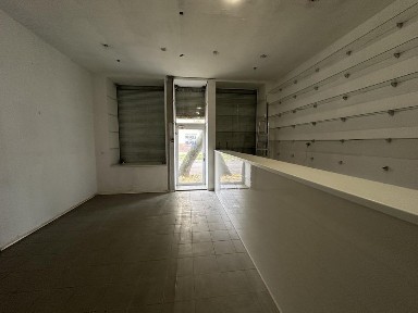 Власник приміщення 42.7м² фасад центр вул. Левка Лук'яненка 3/27