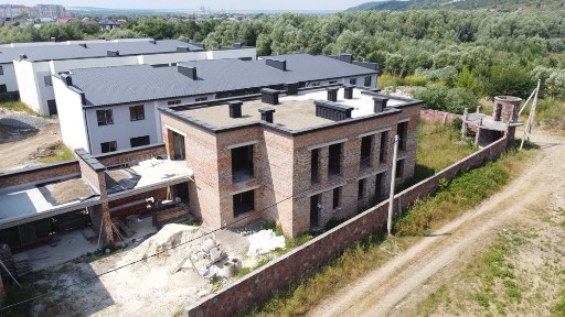 Продається Дуплекс 160 м². 2.8 сотих. Вовчинець. Комунікації. Краєвид
