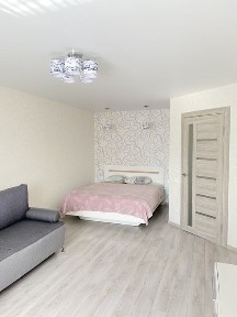 Погодинно, Подобово квартира центр Яровиця, поверх 3, документи 3гр.