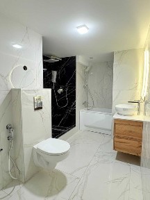 продаж 2к. кв 70 кв. м з ремонтом вул. Дорошенка центр