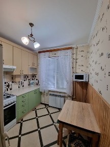 Сучасна квартира на Шуменському. Вікна на Миколаїв.