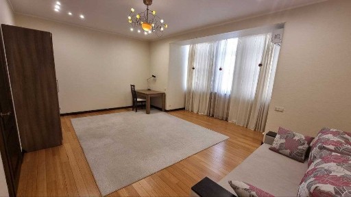 3 кімнатна квартира на Гончара Золоті Ворота