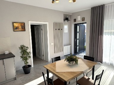 Оренда будинка, Перше заселення