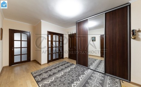 Київ, вулиця Панаса Мирного 28А, Корона Веденська, Печерск центр