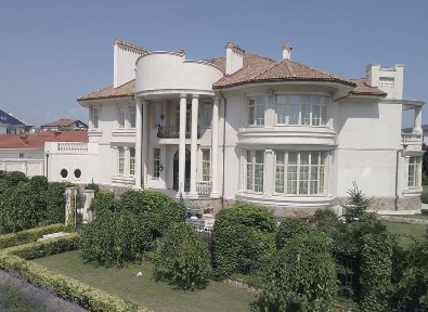 Совиньон, особняк в средиземноморском стиле.