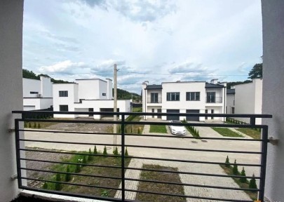 Продаж окремого будинку у Зимній Воді з ділянкою