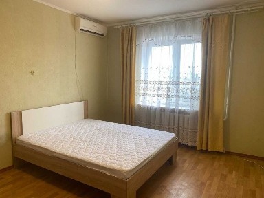 Здається 1кім. кв. вул. Левка Лук'яненка 15Г, Мінська 10хв