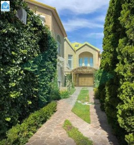 Здам. Будинок 220 м. кв. 5 соток. вул. Андрея Шептицького (Сташкова).