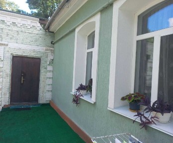 Частина будинку з окремим двором на Старому Бульварі