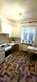 3-кімн. квартира, з технікою. Меблі можливо свої