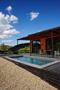 Продається Котедж з басейном, чан, панорамний вид на Чорногору.