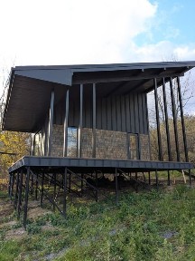 Каркасний будинок з терасою