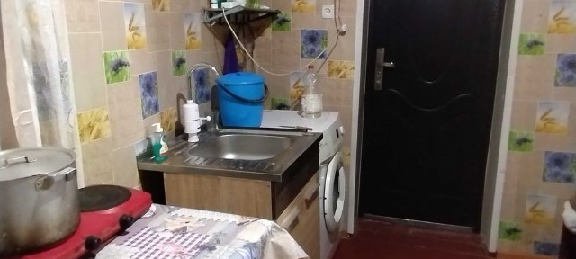 Продам 1/4 частину будинку.