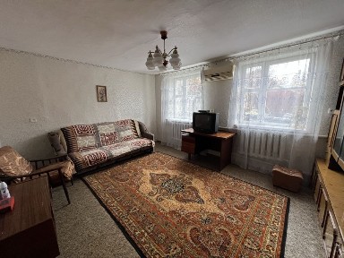 Сдам часть дома 3к с отдельным входом и газовым отоплением / Комарова