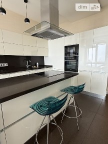 Здам подобово 3к квартиру на вул. Літературна 12 • ID 33082315