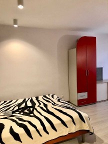 Современная квартира с видом на лес