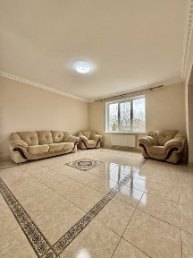 Продаж будинку у Великому Кучурові