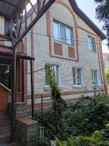 Будинок з власним озером в Косівщині