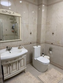 Продам елітний будинок з гаражем