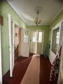 Добротный хозяйский дом можно для большой семьи