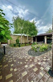 Продам добротный 2-х эт. дом 285 м2 в Обуховке, озеро Попасное, лес