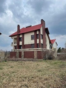 Продаж 3-х поверхового будинку в с. Гусачівка