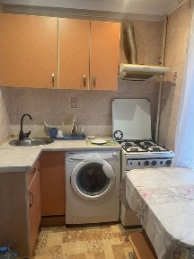 Продам 2-комн. квартиру ул. Лахтинская.