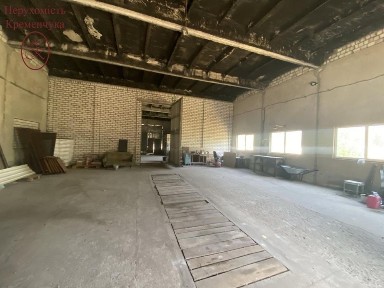 Оренда / територіі з ангаром з 10.12