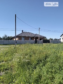 Продаж 1 поверхового будинку з гаражем і ділянкою на 7.5 сотки, 164.5 кв. м, 3 кімнати, на вул. Садова • ID 33613967