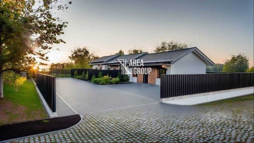 Компактний одноповерховий будинок