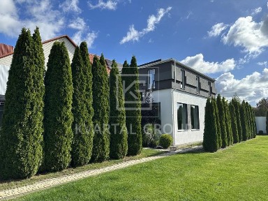 Продаж будинку з дизайнерським ремонтом в с. Михайлівка-Рубежівка