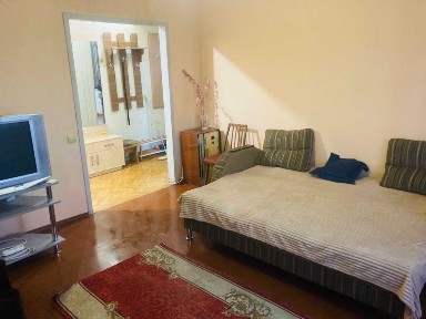 Продается 3-комнатная квартира, центр, Автономное Отопление!