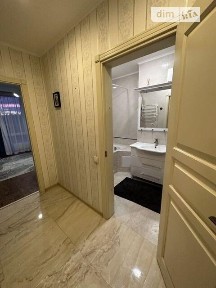 Анатолія Петрицького вулиця, мікрорайон Святошин, район Святошинський, Київ, вул. Анатолія Петрицького 21 • ID 33700471