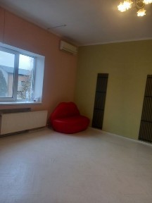 Здам офіс в центрі міста без комунальних послуг