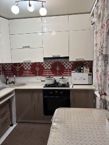 Продається 2-х кімнатна квартира з ремонтом в районі Осташівки!