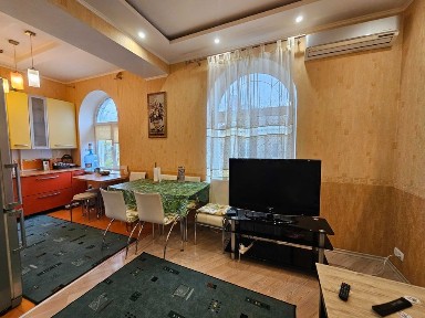 Трехкомнатная сталинка с автономкой, по ул. Костенко/ пр. Гагарина