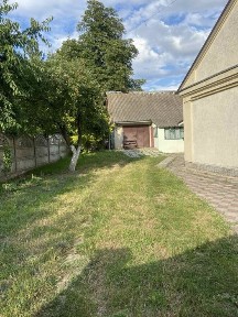 Продаж добротного будинку в центрі Здолбунова